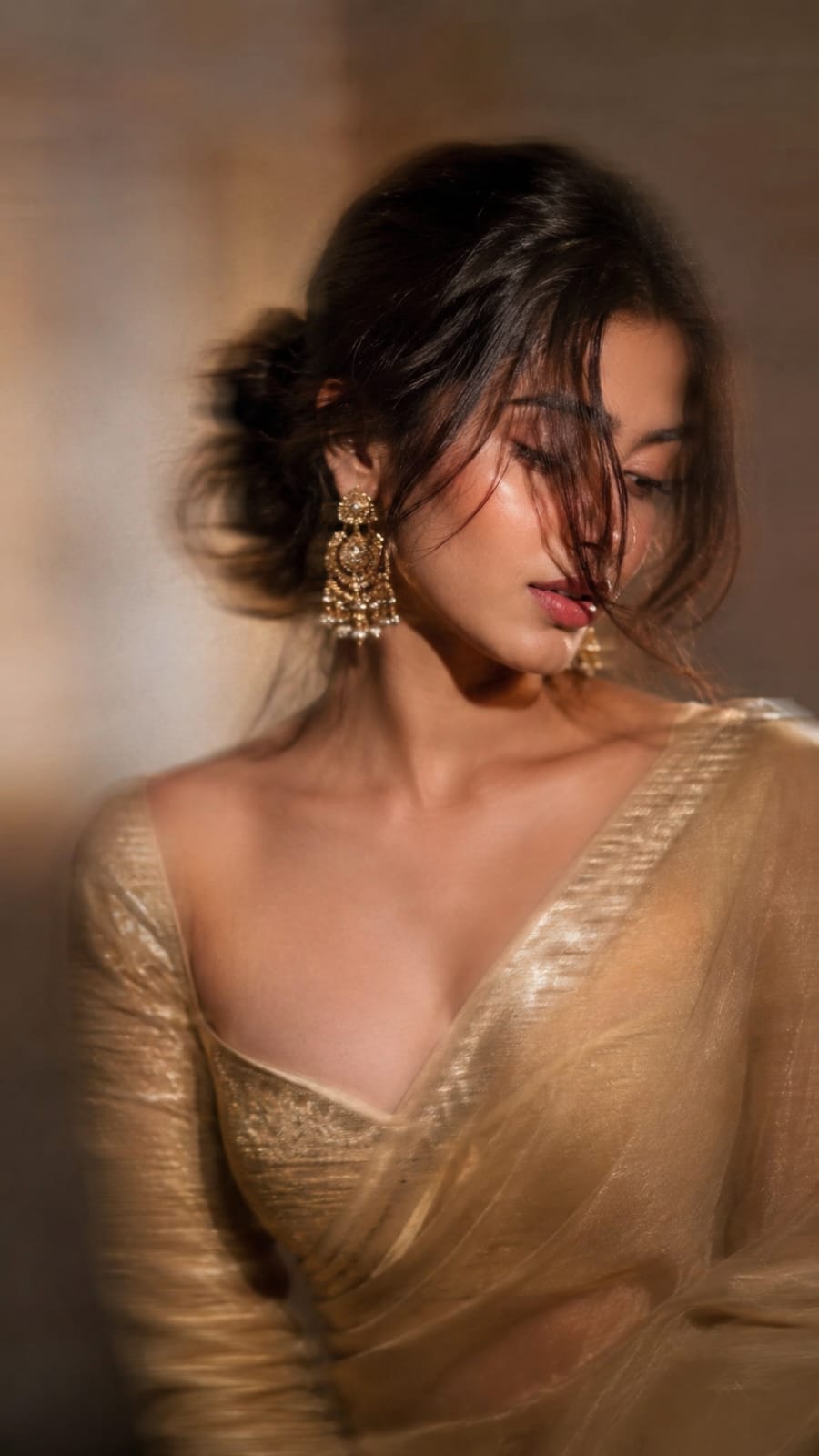 Aesthetic Blurry Saree Prompt For Girls